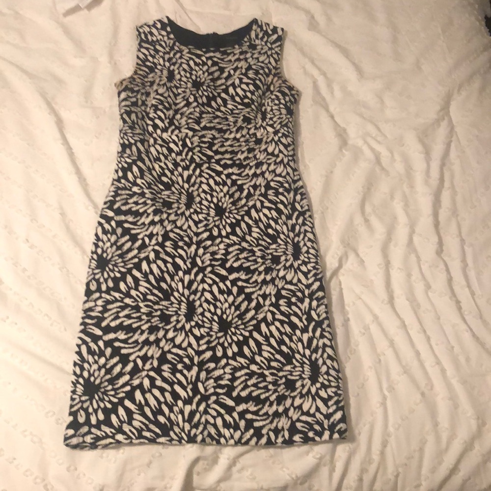 Used Ann Taylor Black & White Print Dress (0)